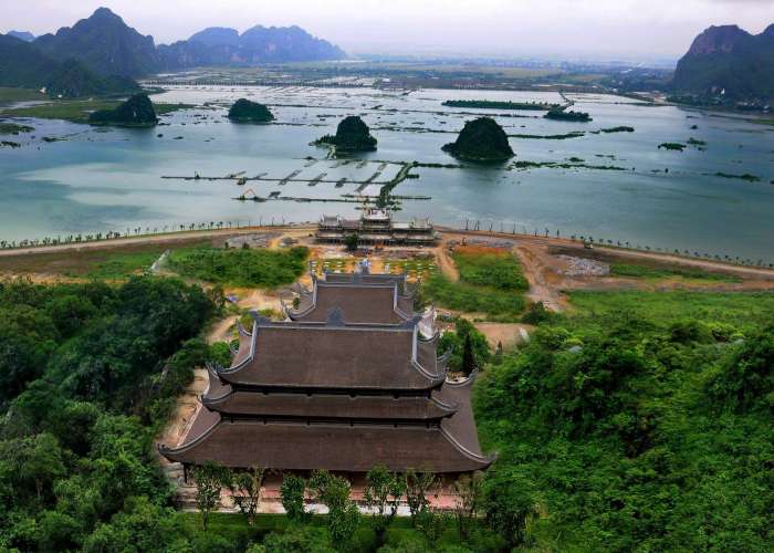 DU LỊCH NINH BÌNH CHÙA TAM CHÚC -  ĐỊA TẠNG PHI LAI TỰ