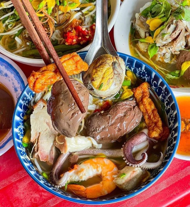 Bún mắm và các món bún đường phố