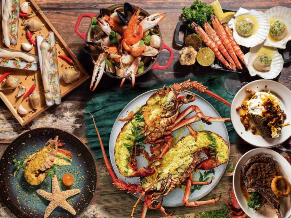 Hải sản và nhà hàng buffet quy mô lớn