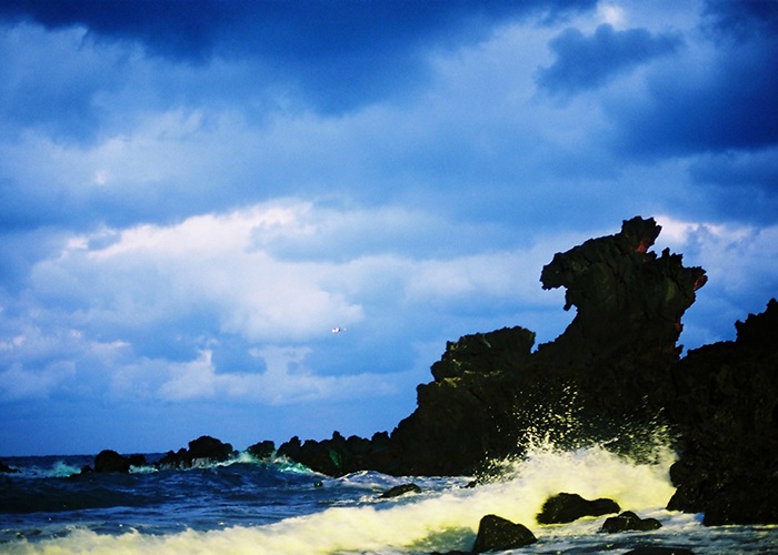 Đá đầu rồng Yongduam Rock