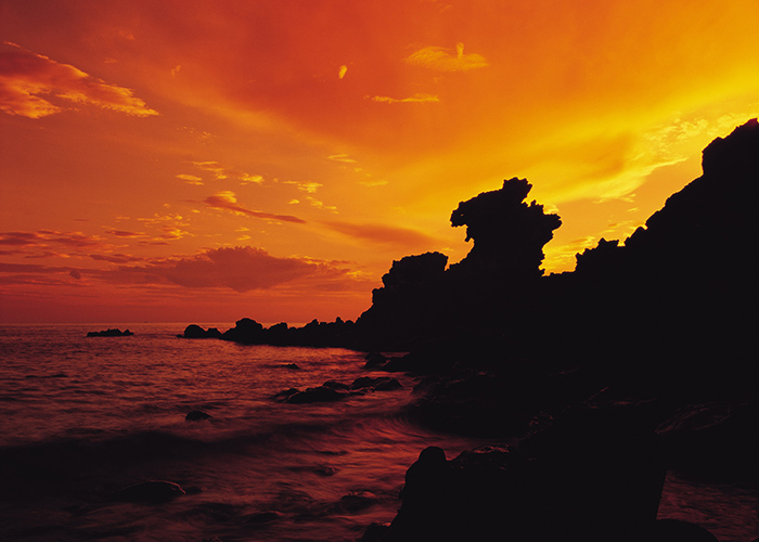 Đá đầu rồng Yongduam Rock